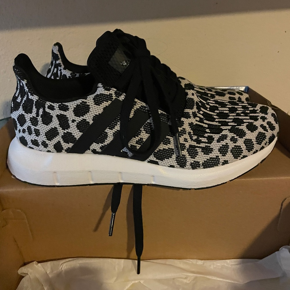 Adidas Swift Run